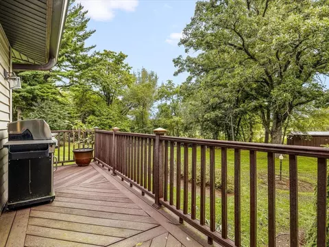 Exterior - 7380 Kinnikinnick Dr, Roscoe, IL 61073 photo 5 of 13