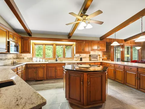 Kitchen - 7380 Kinnikinnick Dr, Roscoe, IL 61073 photo 1 of 11