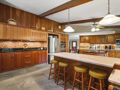 Kitchen - 7380 Kinnikinnick Dr, Roscoe, IL 61073 photo 3 of 11