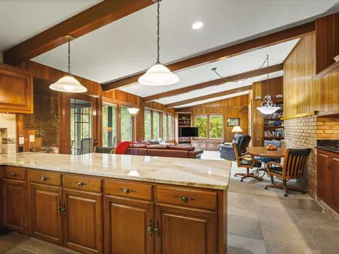 Kitchen - 7380 Kinnikinnick Dr, Roscoe, IL 61073 photo 10 of 11