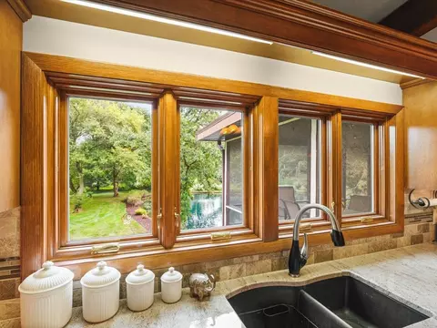 Kitchen - 7380 Kinnikinnick Dr, Roscoe, IL 61073 photo 8 of 11