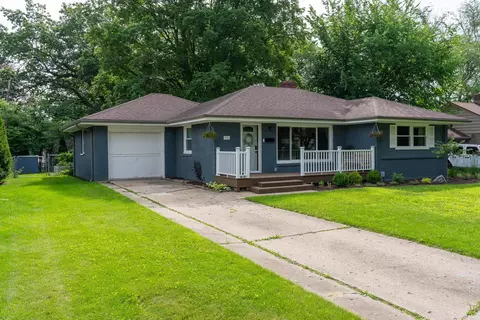 731 Roland Ave, Rockford, IL 61107