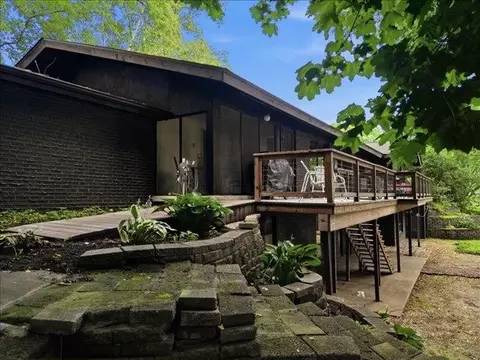 Exterior - 1024 Eustace, Dixon, IL 61021 photo 7 of 8