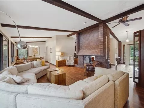 Living - 1024 Eustace, Dixon, IL 61021 photo 2 of 6