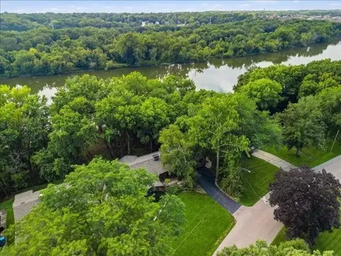 View/Area - 1024 Eustace, Dixon, IL 61021 photo 3 of 6