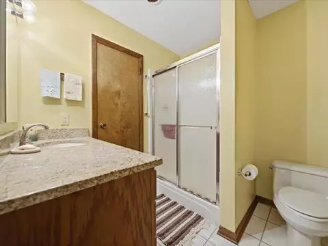 Bath - 1024 Eustace, Dixon, IL 61021 photo 2 of 3