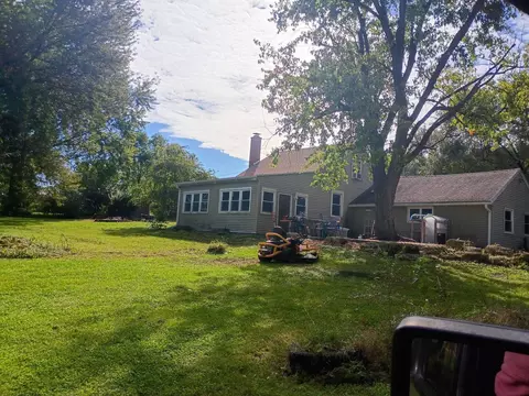 Exterior - 12096 Saunders Rd, Pecatonica, IL 61063 photo 2 of 12