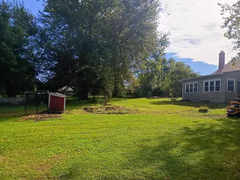 Exterior - 12096 Saunders Rd, Pecatonica, IL 61063 photo 3 of 12