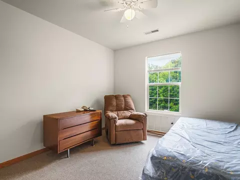 Bedroom - 5632 Andrews Dr, Roscoe, IL 61073 photo 4 of 5