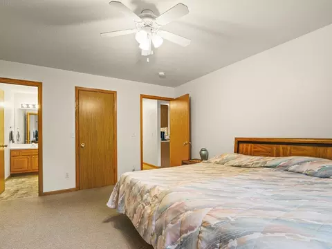 Bedroom - 5632 Andrews Dr, Roscoe, IL 61073 photo 3 of 5