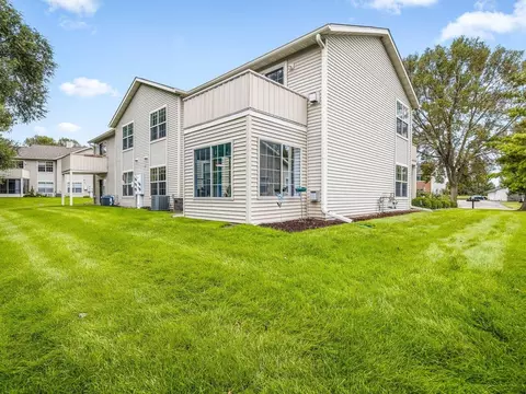 Exterior - 5632 Andrews Dr, Roscoe, IL 61073 photo 6 of 6