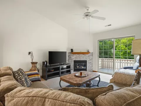 Living - 5632 Andrews Dr, Roscoe, IL 61073 photo 1 of 3
