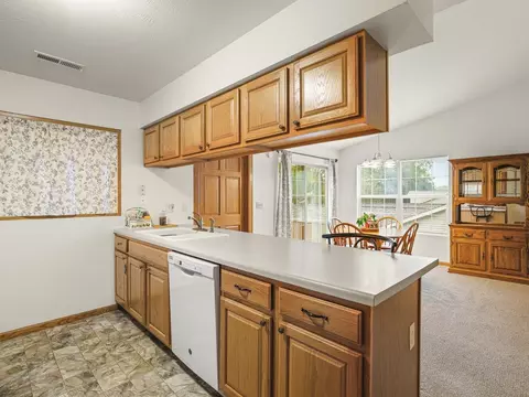 Kitchen - 5632 Andrews Dr, Roscoe, IL 61073 photo 1 of 4