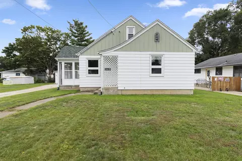 345 Pennsylvania Ave, Loves Park, IL 61111