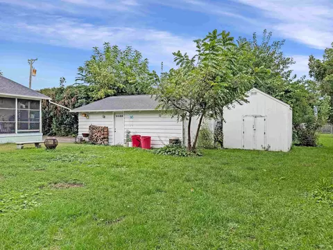 Exterior - 1414 Nan St, Dixon, IL 61021 photo 2 of 5