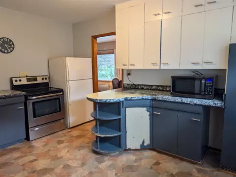 Kitchen - 1414 Nan St, Dixon, IL 61021 photo 4 of 4