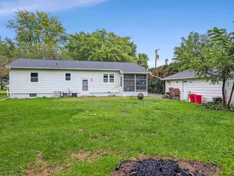 Exterior - 1414 Nan St, Dixon, IL 61021 photo 5 of 5