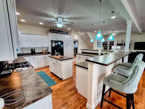 Kitchen - 23-37 Broadview, Lanark, IL 61046 photo 3 of 5