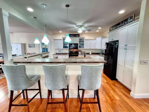 Kitchen - 23-37 Broadview, Lanark, IL 61046 photo 2 of 5