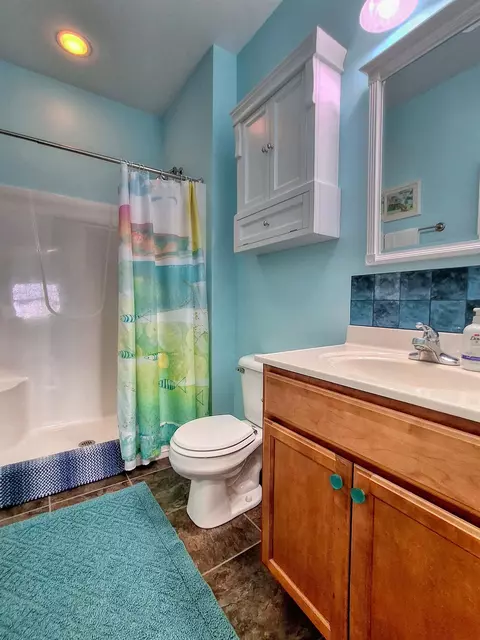 Bath - 23-37 Broadview, Lanark, IL 61046 photo 1 of 6