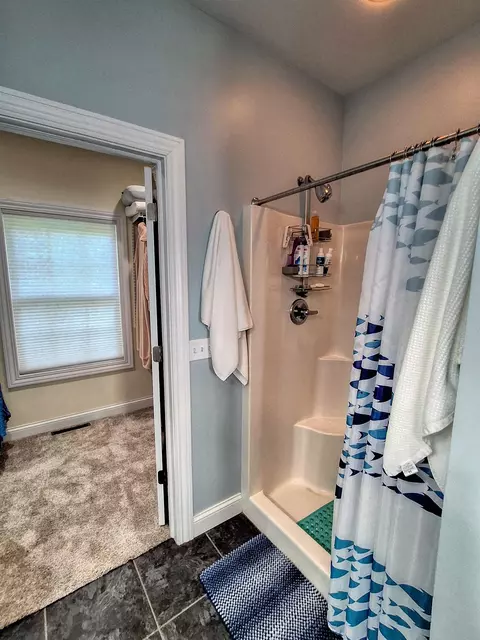 Bath - 23-37 Broadview, Lanark, IL 61046 photo 3 of 6