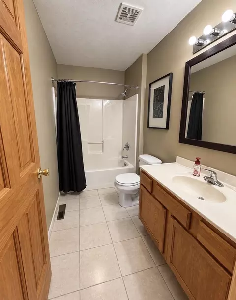 Bath - 628 Overture Way, Roscoe, IL 61073 photo 2 of 2