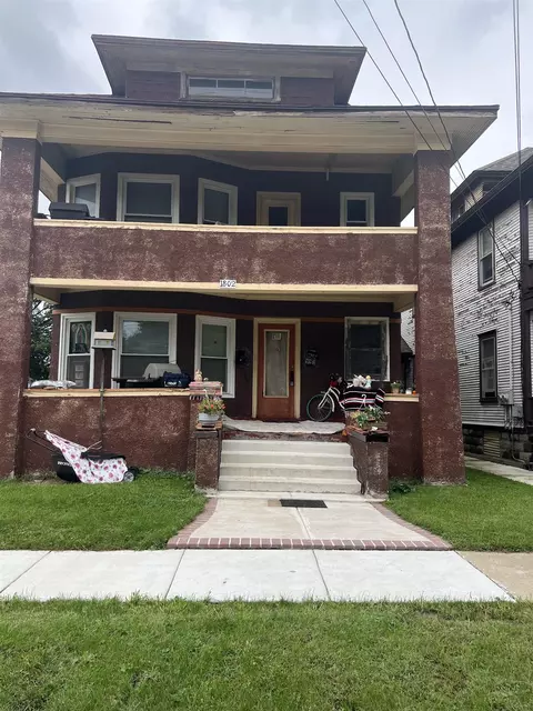 1802 9th St, Rockford, IL 61104