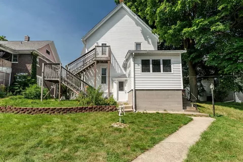 Exterior - 2007 E State St, Rockford, IL 61104 photo 4 of 6