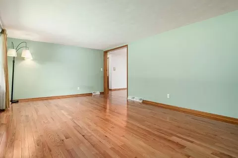 Living - 8731 Elevator Rd, Roscoe, IL 61073 photo 3 of 8