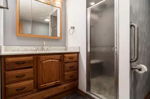 Bath - 8731 Elevator Rd, Roscoe, IL 61073 photo 1 of 2