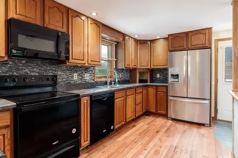 Kitchen - 8731 Elevator Rd, Roscoe, IL 61073 photo 1 of 5