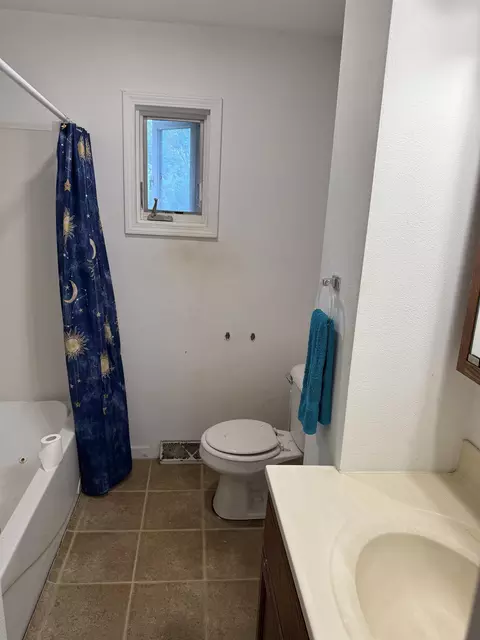 14 Monroe Ct, Freeport, IL 61032 photo 8
