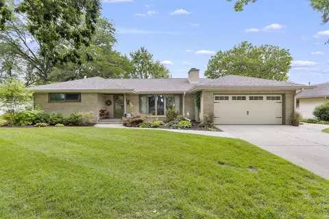 415 Hemlock Ln, Rockford, IL 61107