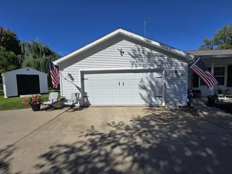 Exterior - 8 A137 Revere Ct, Apple River, IL 61001 photo 4 of 10