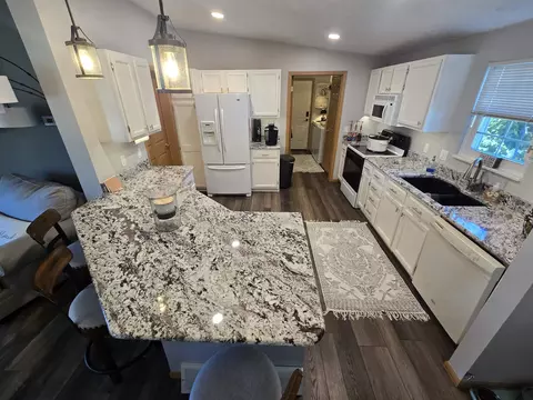 Kitchen - 8 A137 Revere Ct, Apple River, IL 61001 photo 2 of 4