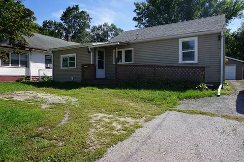 909 Harlem Rd, Machesney Park, IL 61111