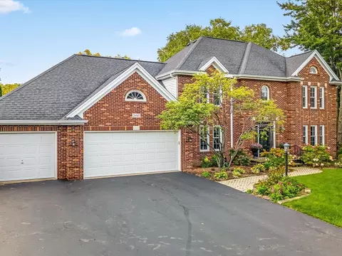 5441 Silverthorn Ct, Rockford, IL 61107