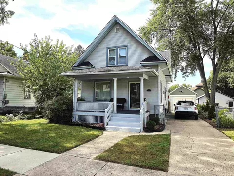 1420 N Court St, Rockford, IL 61103