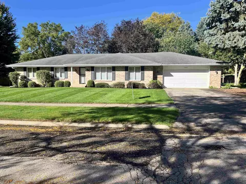 1842 Madron Rd, Rockford, IL 61107