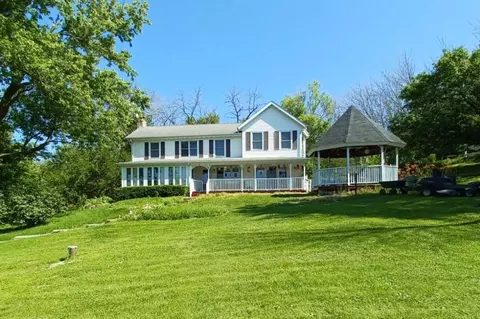 4779 Us Route 20 E, Stockton, IL 61085