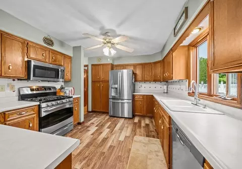 Kitchen - 3910 Mockingbird Ln, Byron, IL 61010 photo 3 of 6