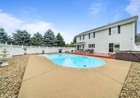 Exterior - 3910 Mockingbird Ln, Byron, IL 61010 photo 4 of 11