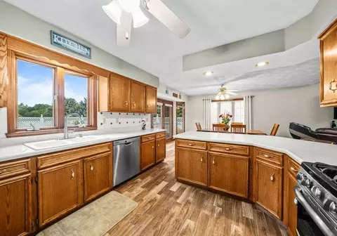 Kitchen - 3910 Mockingbird Ln, Byron, IL 61010 photo 4 of 6