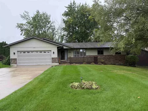 508 N Winchester Dr, Freeport, IL 61032