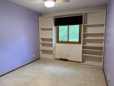 Bedroom - 508 N Winchester Dr, Freeport, IL 61032 photo 3 of 6