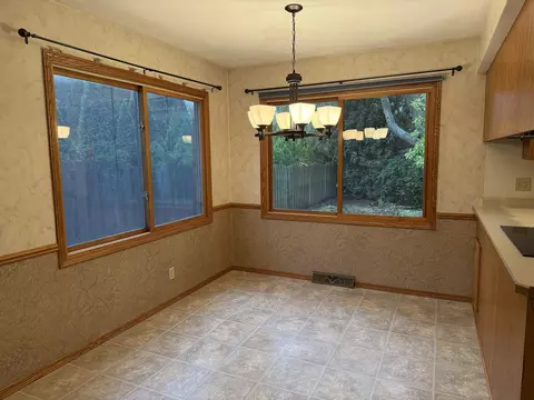 Dining - 508 N Winchester Dr, Freeport, IL 61032 photo 1 of 1