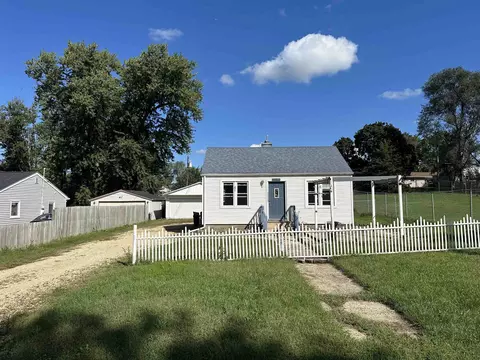 136 Huron Rd, Machesney Park, IL 61115