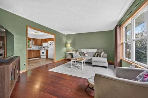 Living - 524 Merilot Dr, Roscoe, IL 61073 photo 1 of 6