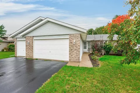 Exterior - 524 Merilot Dr, Roscoe, IL 61073 photo 1 of 8