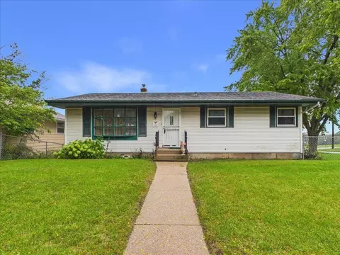 4115 Yale Dr, Rockford, IL 61109